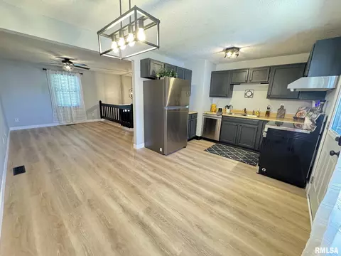 Kitchen - 4441 W Castleton Rd, Peoria, IL 61615 photo 2 of 2