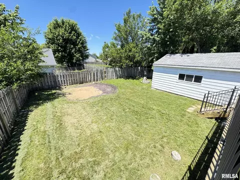 Exterior - 4441 W Castleton Rd, Peoria, IL 61615 photo 4 of 4