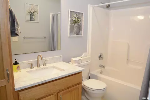Bath - 1211 Kramer Rd, Avon, IL 61415 photo 4 of 5