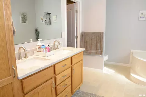 Bath - 1211 Kramer Rd, Avon, IL 61415 photo 1 of 5