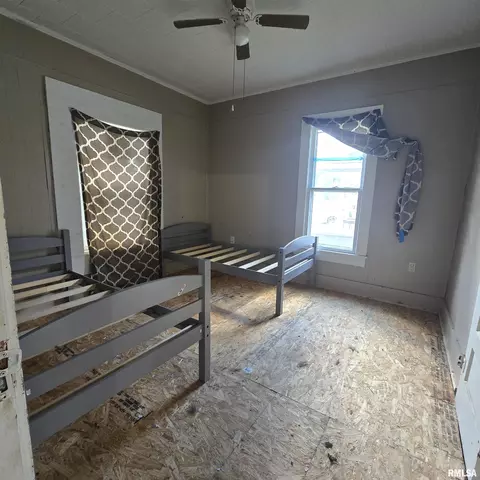Bedroom - 532 N Bush Ave, Hurst, IL 62949 photo 1 of 3