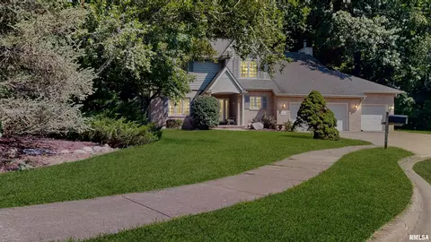 105 Fleur De Lis Ct, East Peoria, IL 61611