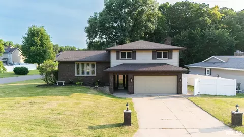 501 Briarbrook Dr, East Peoria, IL 61611