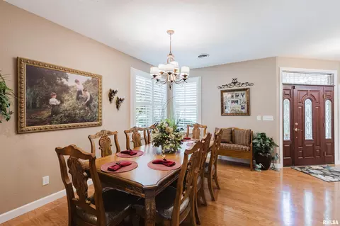 Dining - 15063 Baker Dr, Marion, IL 62959 photo 1 of 3
