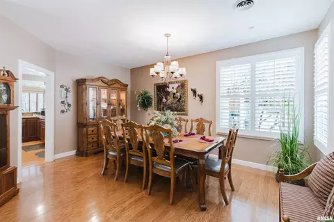 Dining - 15063 Baker Dr, Marion, IL 62959 photo 2 of 3