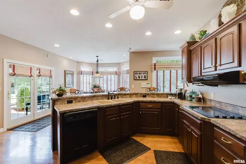 Kitchen - 15063 Baker Dr, Marion, IL 62959 photo 1 of 4