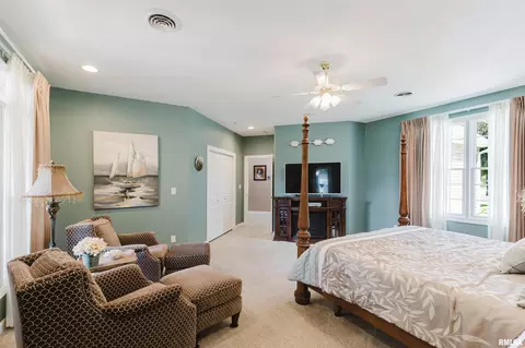 Bedroom - 15063 Baker Dr, Marion, IL 62959 photo 3 of 7