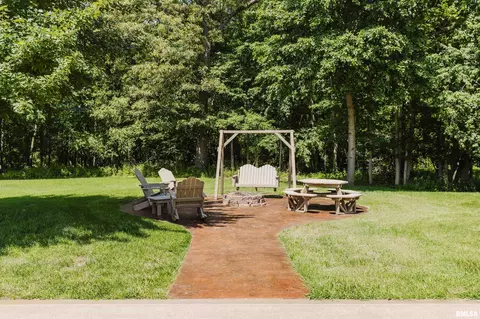 Exterior - 15063 Baker Dr, Marion, IL 62959 photo 6 of 16