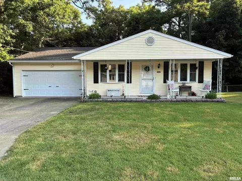 126 W Forest Pl, East Peoria, IL 61611