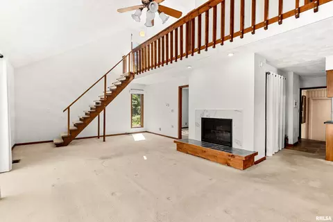 Living - 326 Grebner Rd, Metamora, IL 61548 photo 4 of 9