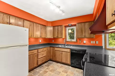 Kitchen - 326 Grebner Rd, Metamora, IL 61548 photo 2 of 4