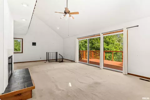 Living - 326 Grebner Rd, Metamora, IL 61548 photo 7 of 9