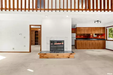 Living - 326 Grebner Rd, Metamora, IL 61548 photo 5 of 9