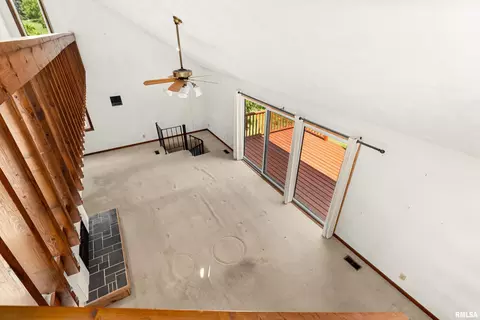 Living - 326 Grebner Rd, Metamora, IL 61548 photo 9 of 9