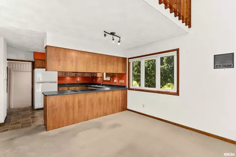 Living - 326 Grebner Rd, Metamora, IL 61548 photo 2 of 9