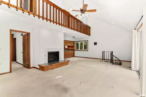 Living - 326 Grebner Rd, Metamora, IL 61548 photo 6 of 9
