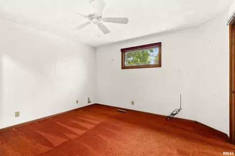 Bedroom - 326 Grebner Rd, Metamora, IL 61548 photo 4 of 8