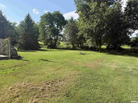 Exterior - 918 E Oak St, Macomb, IL 61455 photo 4 of 6