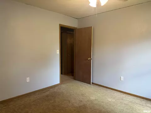 Bedroom - 918 E Oak St, Macomb, IL 61455 photo 6 of 6