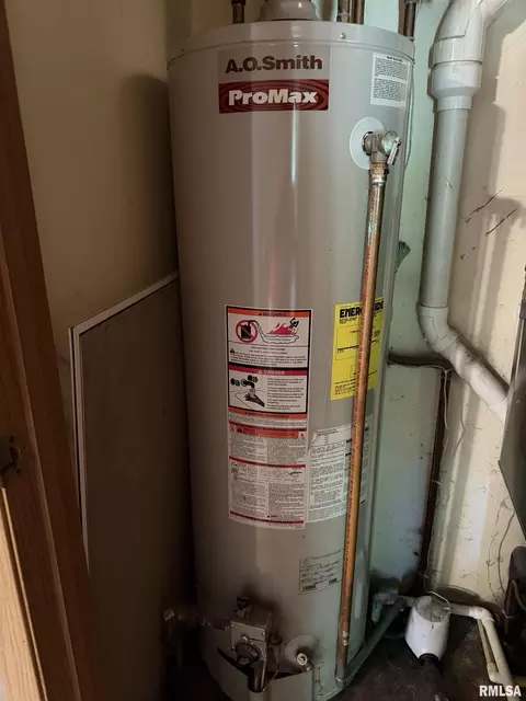 Other - 918 E Oak St, Macomb, IL 61455 photo 2 of 3