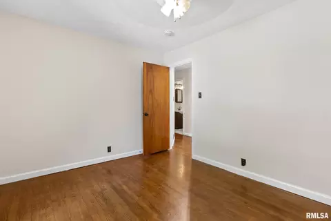 Bedroom - 320 N 30th St, Herrin, IL 62948 photo 3 of 4