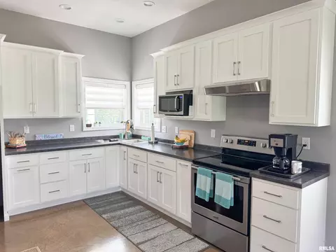 Kitchen - 1045 Gurley Loop, Buncombe, IL 62912 photo 2 of 2