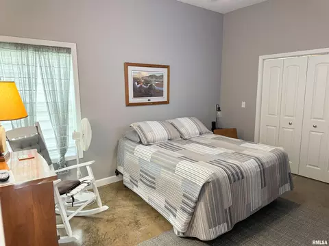 Bedroom - 1045 Gurley Loop, Buncombe, IL 62912 photo 2 of 2