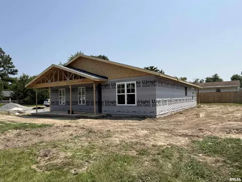 Exterior - 1101 E Boyton St, Marion, IL 62959 photo 3 of 7