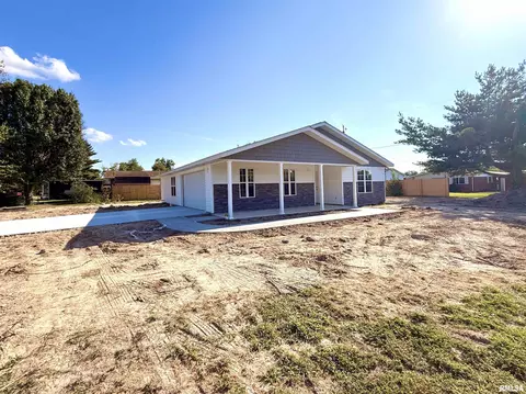 Exterior - 1101 E Boyton St, Marion, IL 62959 photo 2 of 15