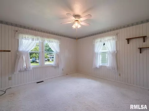 Bedroom - 6322 E Beach Dr, Chillicothe, IL 61523 photo 1 of 8