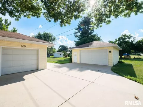 Exterior - 6322 E Beach Dr, Chillicothe, IL 61523 photo 3 of 9