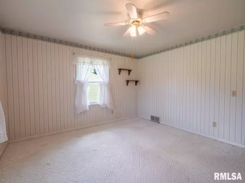 Bedroom - 6322 E Beach Dr, Chillicothe, IL 61523 photo 2 of 8