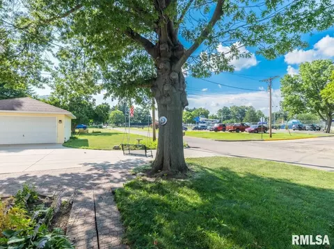 Exterior - 6322 E Beach Dr, Chillicothe, IL 61523 photo 6 of 9