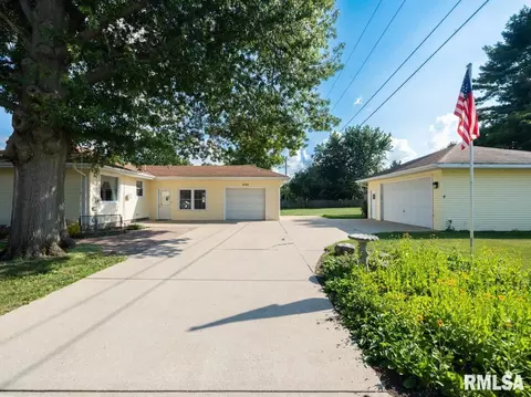 Exterior - 6322 E Beach Dr, Chillicothe, IL 61523 photo 2 of 9