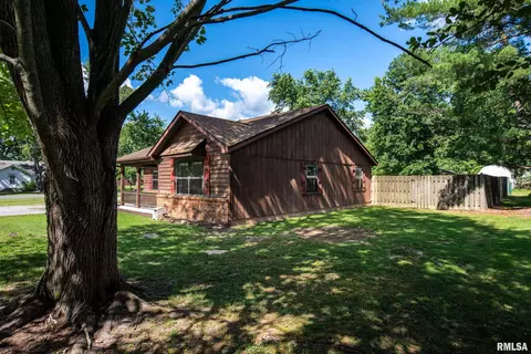 Exterior - 2720 N 13th St, Herrin, IL 62948 photo 3 of 7