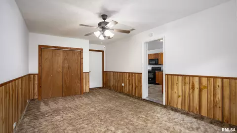 Living - 2720 N 13th St, Herrin, IL 62948 photo 1 of 1