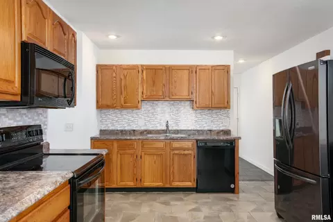 Kitchen - 2720 N 13th St, Herrin, IL 62948 photo 1 of 2