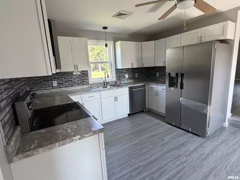 803 Oak Street Ave, Macomb, IL 61455 photo 7
