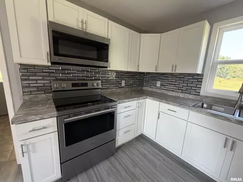 803 Oak Street Ave, Macomb, IL 61455 photo 15