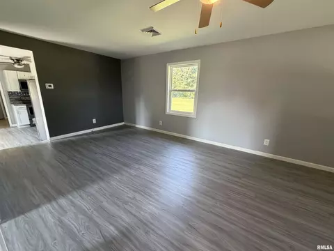 803 Oak Street Ave, Macomb, IL 61455 photo 3