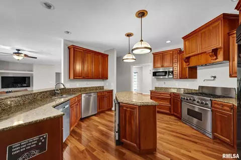 Kitchen - 576 Pheasant Trl, Metamora, IL 61548 photo 1 of 8