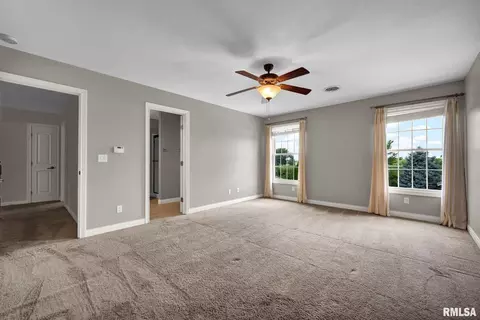 Bedroom - 576 Pheasant Trl, Metamora, IL 61548 photo 5 of 10