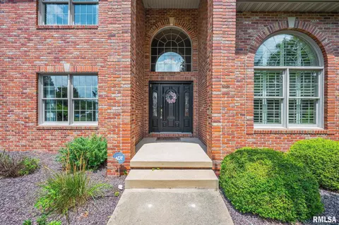 Entry Way - 576 Pheasant Trl, Metamora, IL 61548 photo 1 of 10
