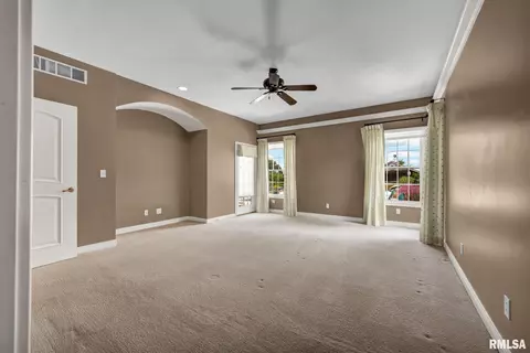 Bedroom - 576 Pheasant Trl, Metamora, IL 61548 photo 3 of 10