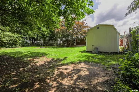 Exterior - 609 E Willcox Ave, Peoria, IL 61603 photo 6 of 10