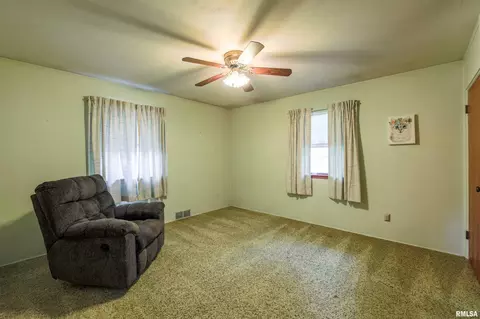 Bedroom - 609 E Willcox Ave, Peoria, IL 61603 photo 4 of 5