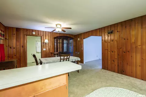 Dining - 609 E Willcox Ave, Peoria, IL 61603 photo 2 of 3