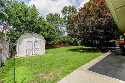Exterior - 609 E Willcox Ave, Peoria, IL 61603 photo 9 of 10