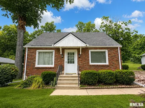 321 Arnold Rd, East Peoria, IL 61611
