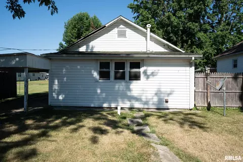 Exterior - 208 N 9th St, Herrin, IL 62948 photo 2 of 2
